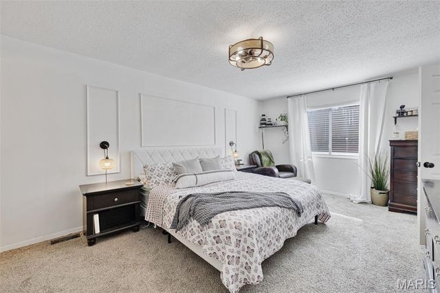 2301 Pheasant Run Drive, Maryland Heights, MO 63043