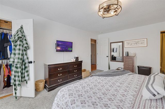 2301 Pheasant Run Drive, Maryland Heights, MO 63043