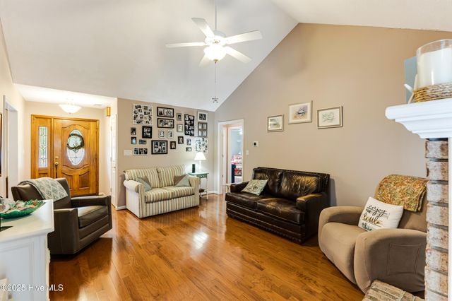 275 Golfview Court, Supply, NC 28462