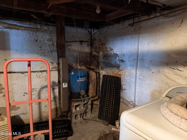 813 County Highway 122, Gloversville, NY 12078