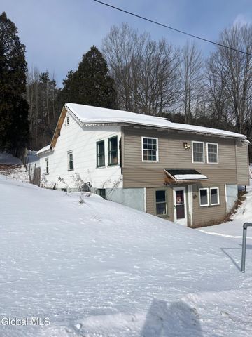 813 County Highway 122, Gloversville, NY 12078