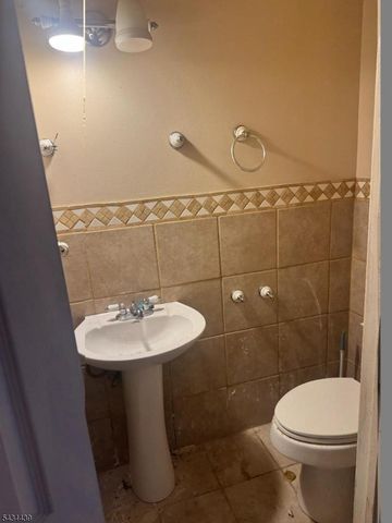 1087 Oakcroft Ln, Franklin Twp., NJ 08873