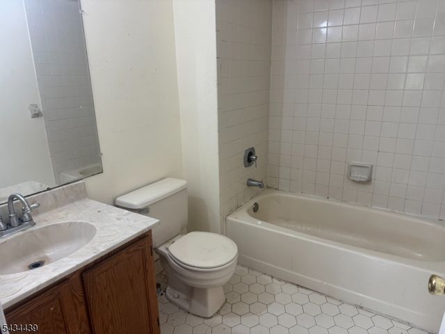 1087 Oakcroft Ln, Franklin Twp., NJ 08873