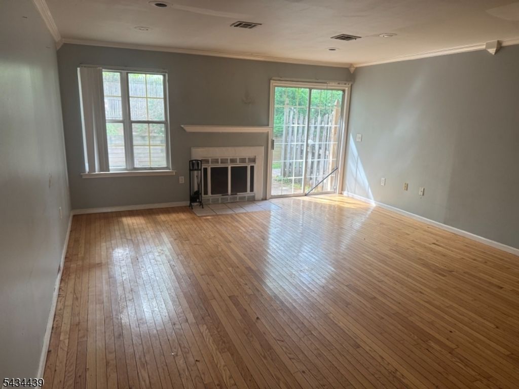 1087 Oakcroft Ln, Franklin Twp., NJ 08873 — photo 2
