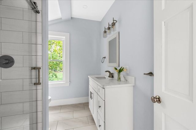 114 Hull St, Hingham, MA 02043