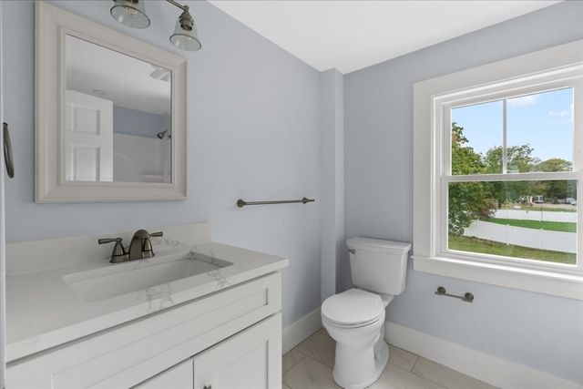 114 Hull St, Hingham, MA 02043