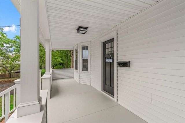114 Hull St, Hingham, MA 02043