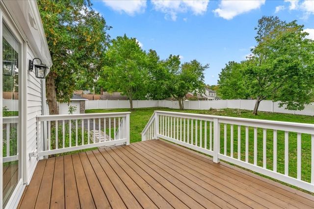 114 Hull St, Hingham, MA 02043