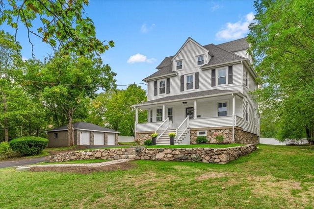 114 Hull St, Hingham, MA 02043