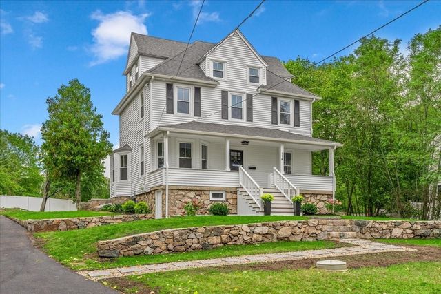 114 Hull St, Hingham, MA 02043