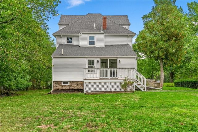 114 Hull St, Hingham, MA 02043