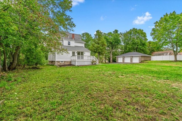 114 Hull St, Hingham, MA 02043