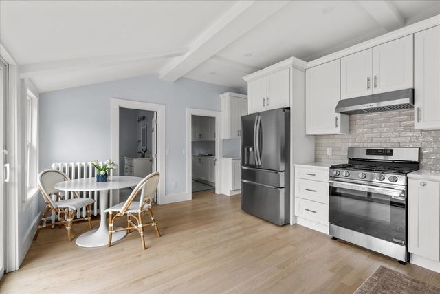 114 Hull St, Hingham, MA 02043