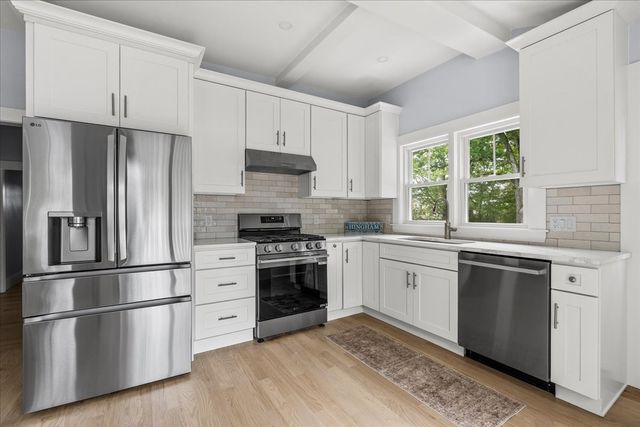 114 Hull St, Hingham, MA 02043