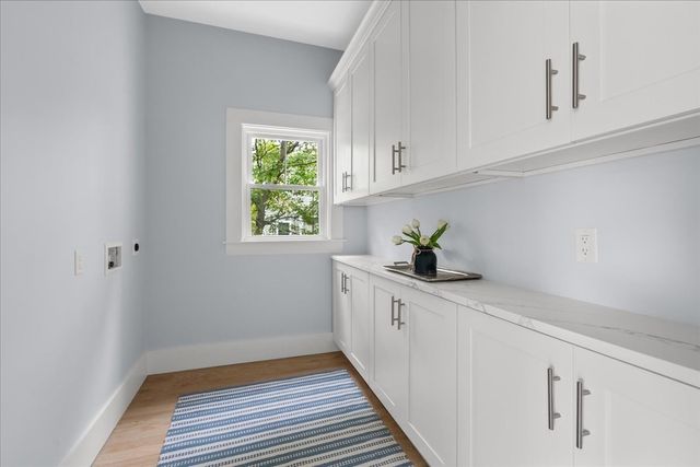 114 Hull St, Hingham, MA 02043