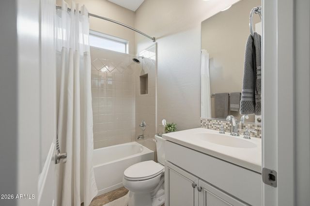 3746 E AZALEA Drive, Gilbert, AZ 85298
