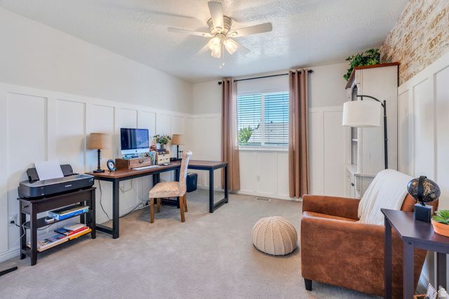 1368 W 2350 S, Woods Cross, UT 84087