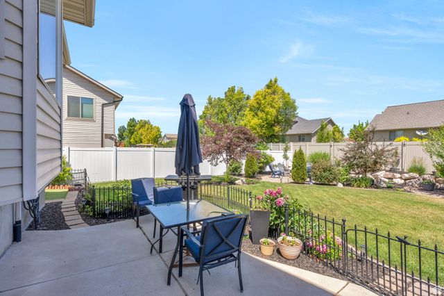 1368 W 2350 S, Woods Cross, UT 84087
