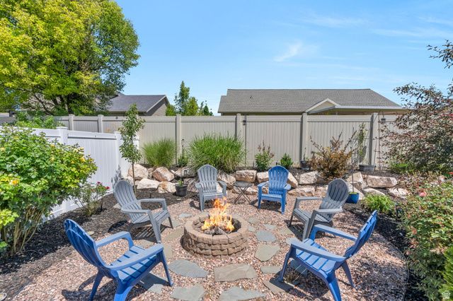 1368 W 2350 S, Woods Cross, UT 84087