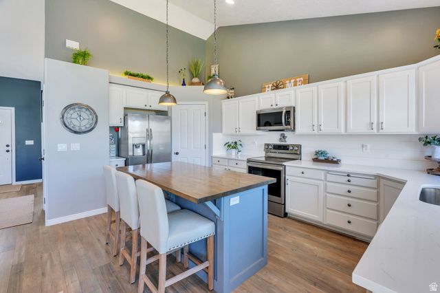 1368 W 2350 S, Woods Cross, UT 84087