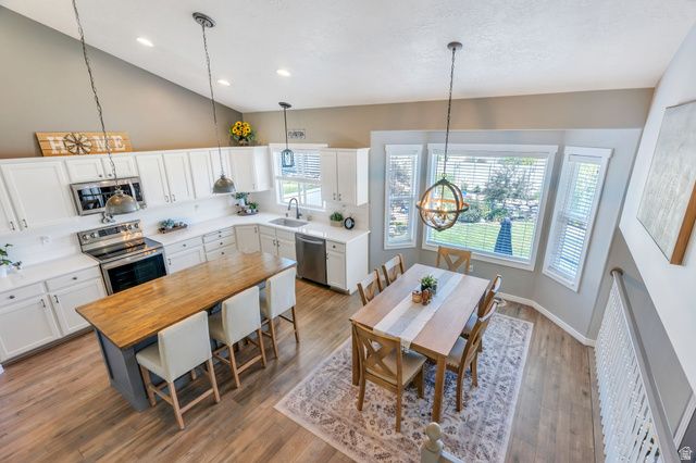 1368 W 2350 S, Woods Cross, UT 84087