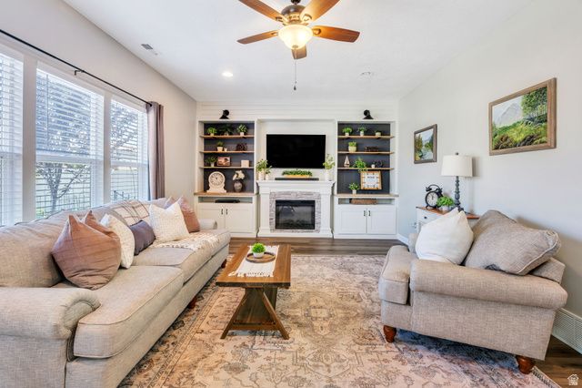 1368 W 2350 S, Woods Cross, UT 84087