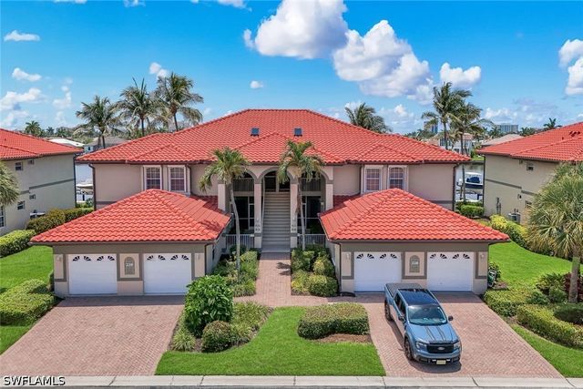 210 Waterside CIR 201, Marco Island, FL 34145