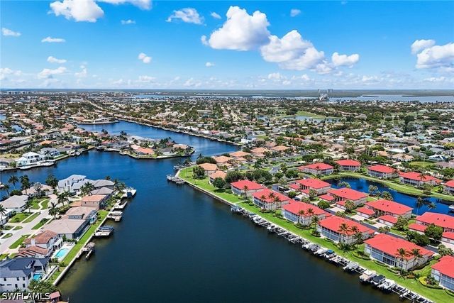 210 Waterside CIR 201, Marco Island, FL 34145
