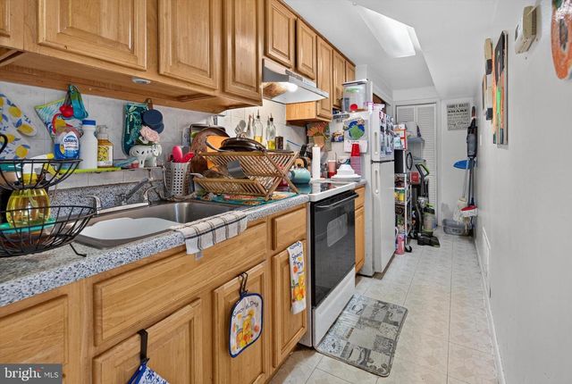 1900 GARRETT RD, Lansdowne, PA 19050