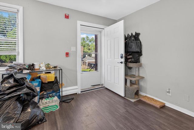1900 GARRETT RD, Lansdowne, PA 19050