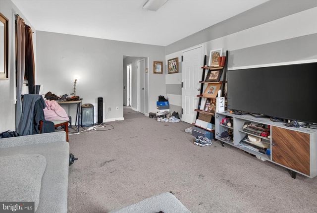 1900 GARRETT RD, Lansdowne, PA 19050