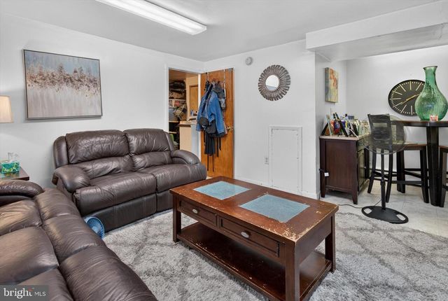 1900 GARRETT RD, Lansdowne, PA 19050