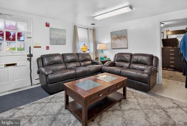 1900 GARRETT RD, Lansdowne, PA 19050