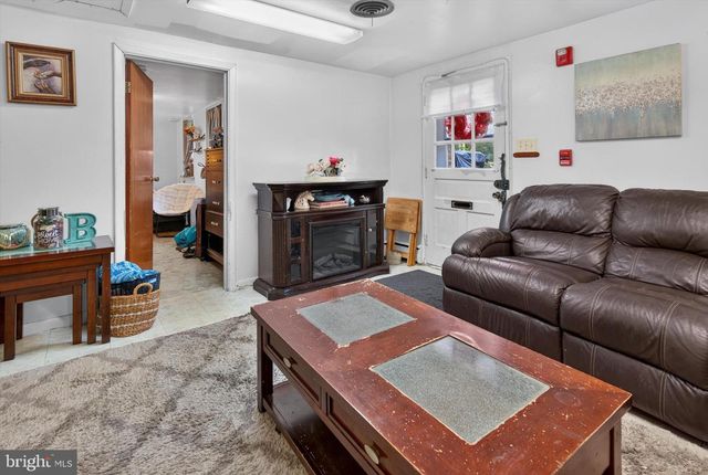 1900 GARRETT RD, Lansdowne, PA 19050