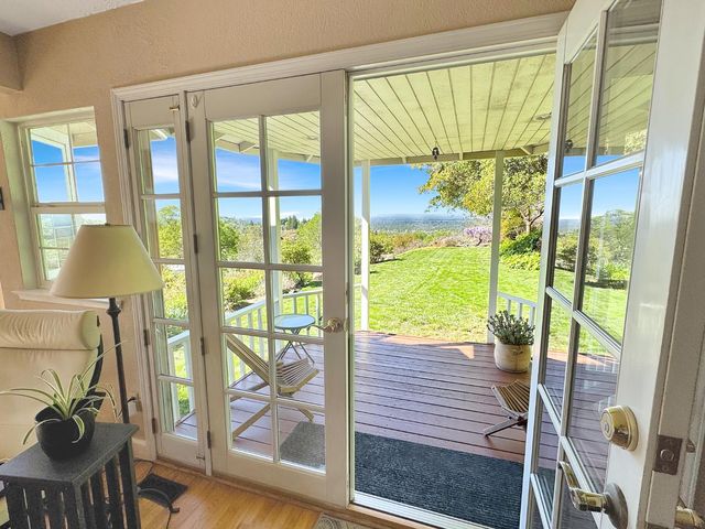 10100 Indian Hill Rd, Newcastle, CA 95658