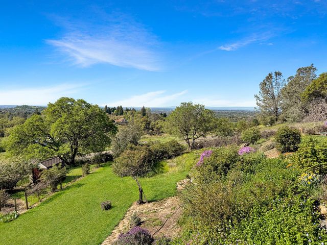10100 Indian Hill Rd, Newcastle, CA 95658