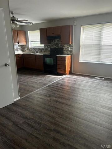 10202 Castle Drive, St Louis, MO 63136