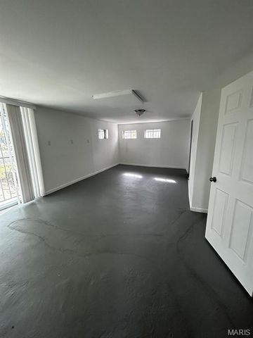 10202 Castle Drive, St Louis, MO 63136