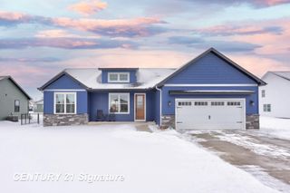 8442 Oakhill Drive Drive, Tittabawassee Twp, MI 48623