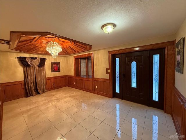 214 N Resplandor Street, Mission, TX 78572