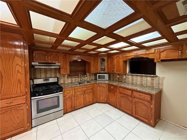 214 N Resplandor Street, Mission, TX 78572