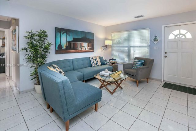 2209 N 15th Avenue, Hollywood, FL 33020