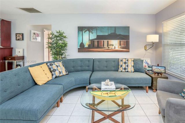 2209 N 15th Avenue, Hollywood, FL 33020