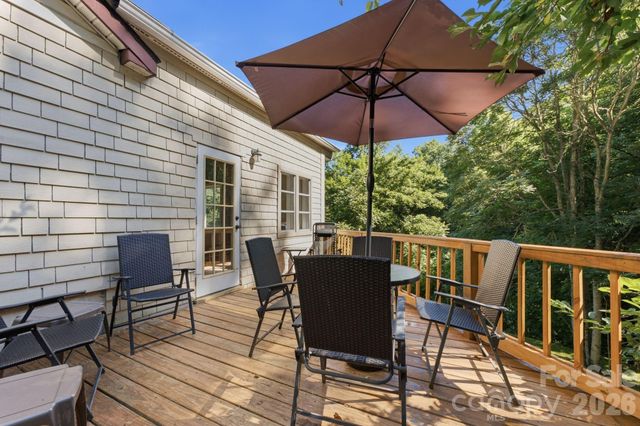 583 Dark Ridge Road, Sylva, NC 28779