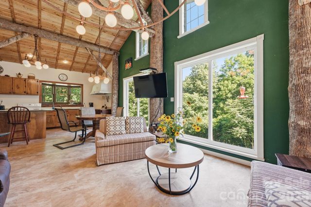 583 Dark Ridge Road, Sylva, NC 28779