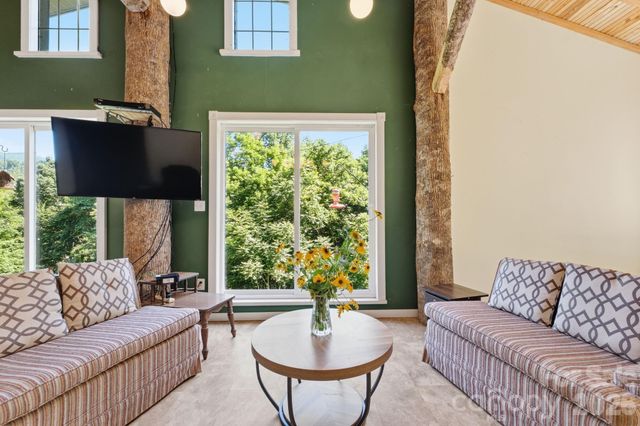 583 Dark Ridge Road, Sylva, NC 28779