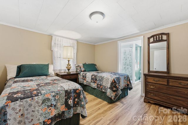 583 Dark Ridge Road, Sylva, NC 28779