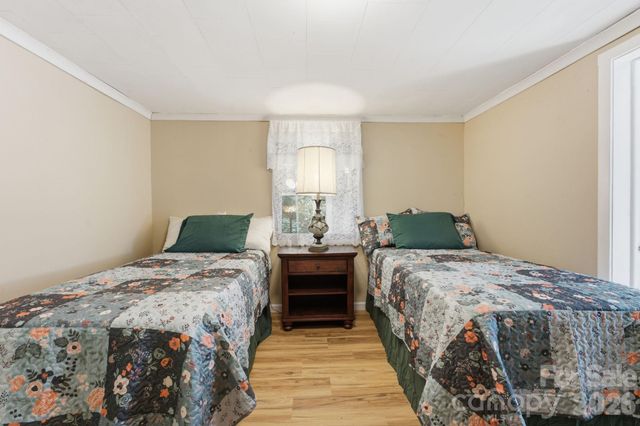 583 Dark Ridge Road, Sylva, NC 28779