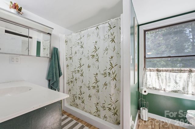 583 Dark Ridge Road, Sylva, NC 28779