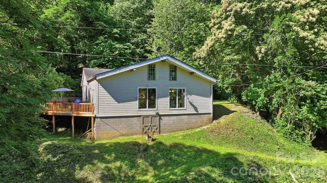 583 Dark Ridge Road, Sylva, NC 28779